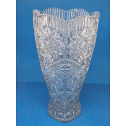 Grand vase en cristal taillé et sculpté, H 28 cm, D 14 cm