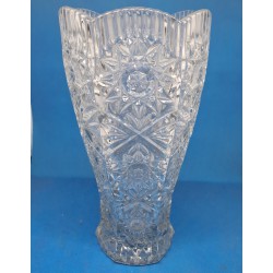 Grand vase en cristal taillé et sculpté, H 28 cm, D 14 cm