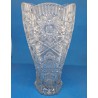 Grand vase en cristal taillé et sculpté, H 28 cm, D 14 cm