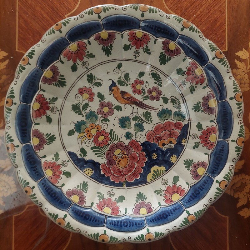 Assiette Velsen Ceramics - Faïence Multicolore d'Oiseau et Fleurs Chatironnées - 1960