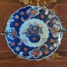 Assiette Imari de l'Ère Edo, Sublimée par un Support en Bronze de Style Régence - Début XVIIIème