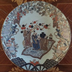 Assiette porcelaine japonaise Kutani , fin de la période Meji (1868 - 1912)