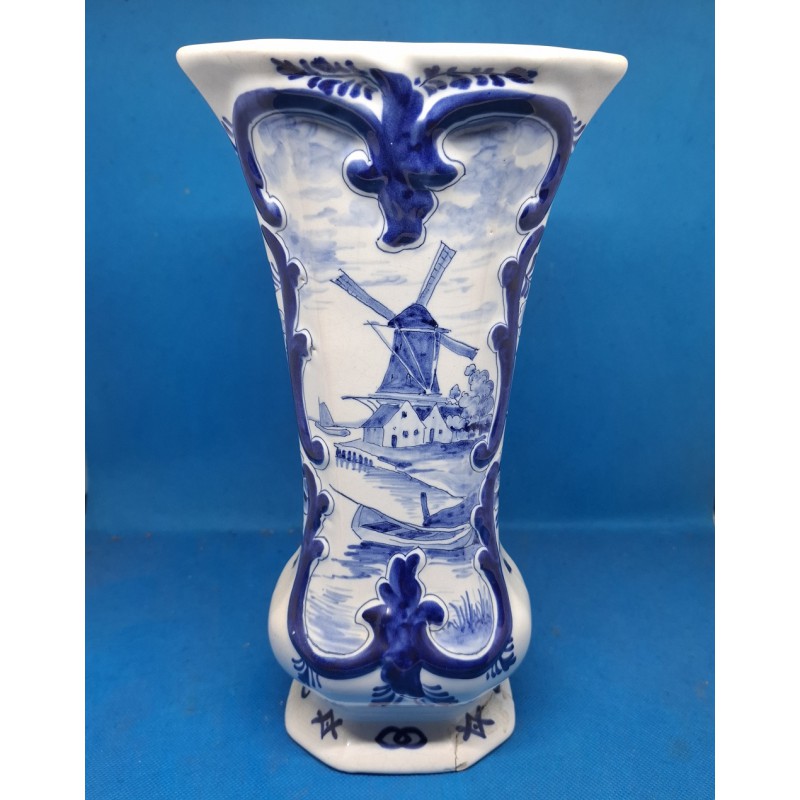 Vase Rocaille en Faïence de Delft XIXe Siècle - Décor de Moulin à Vent