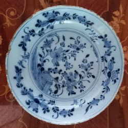 Assiette Ming en Porcelaine Bleue et Blanche, Dynastie Ming, Époque Méridionale, Décor Floral Ajouré