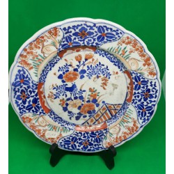 Assiette à décor IMARI, Arita Japon XVIIIè siècle. D22cm