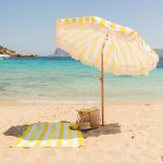 Flamingueo Parasol Plage – Parasol de Jardin Exterieur, Protection UPF50+, Parasol Inclinable, Accessoire Plage, Parasol Deporte, Grand Parasol, Hauteur Réglable, Parasol Frange, Etanche (210 x 180 cm)